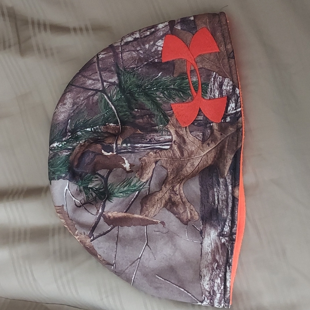 Under Armour hat + Free gift